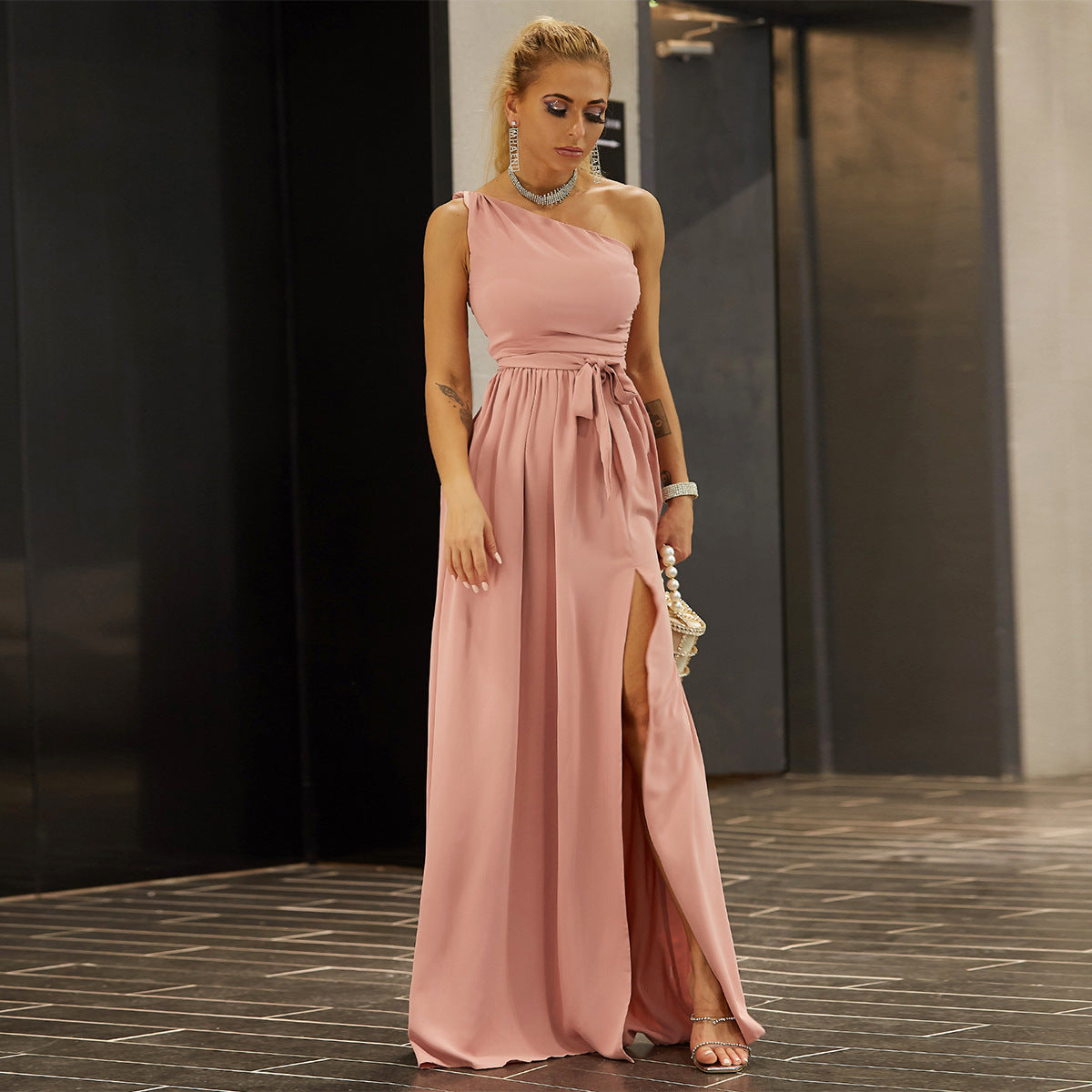 Women's Sleeveless One-shoulder Diagonal Collar Elegant Split Dress